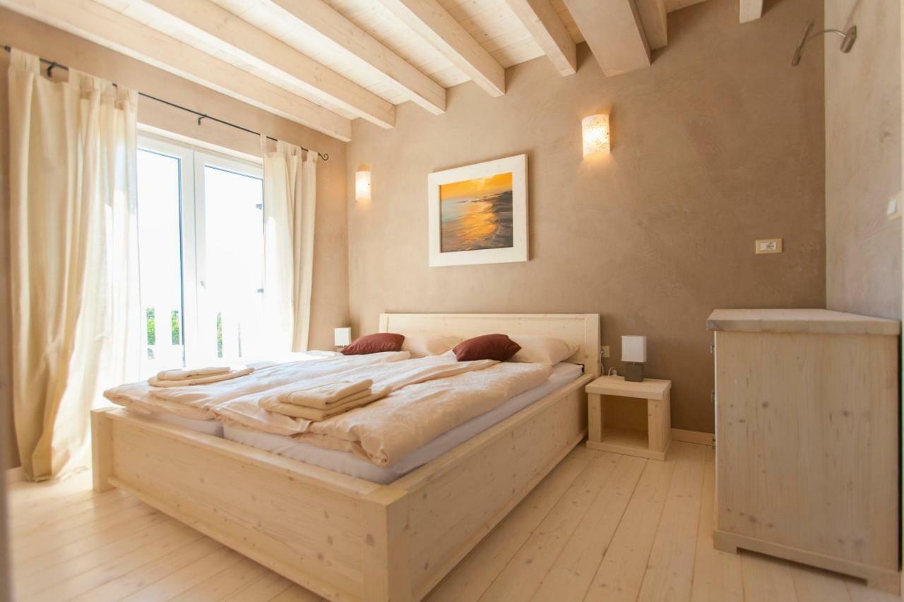 "Villa Bianca" Holiday Home Premantura Exteriör bild