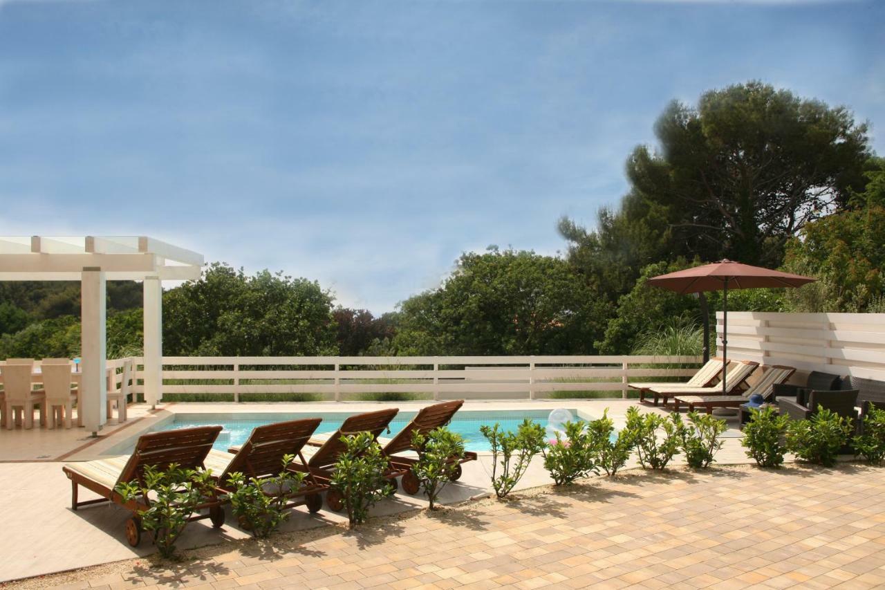 "Villa Bianca" Holiday Home Premantura Exteriör bild